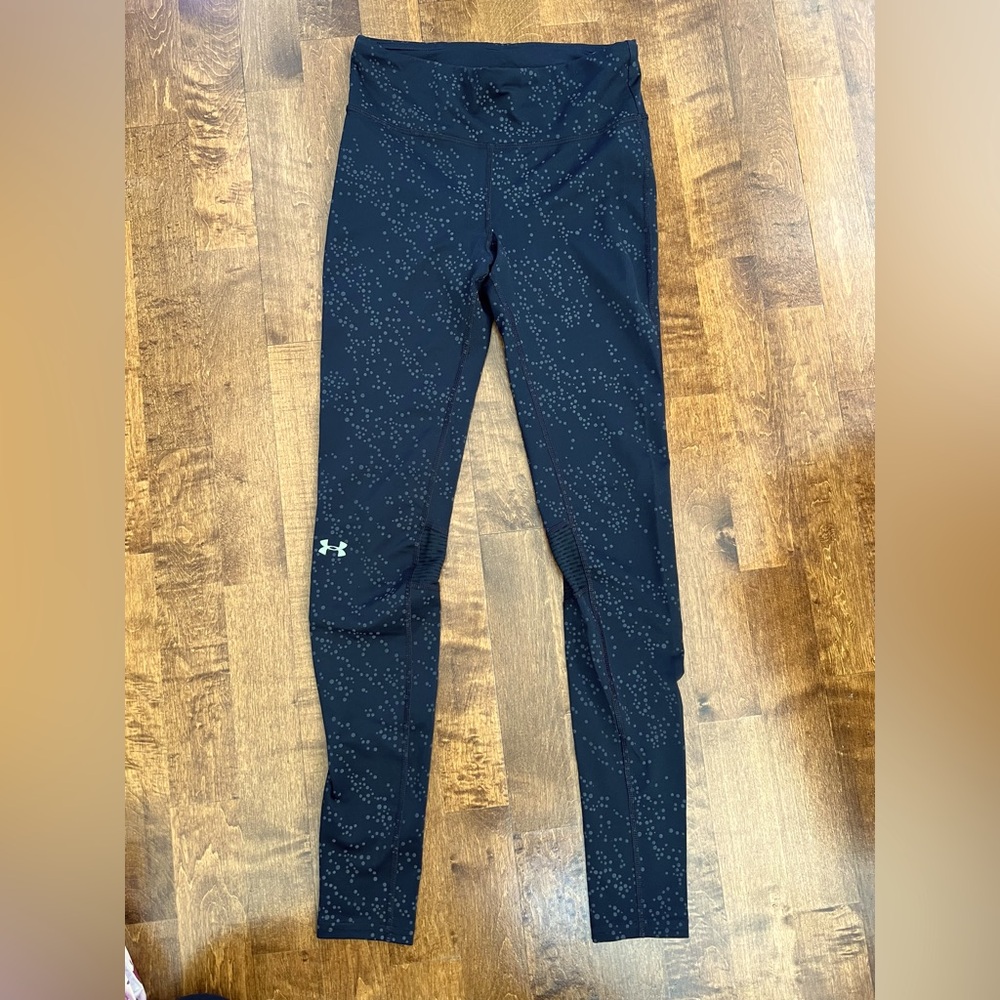 Under Armour Black Leggings with Subtle White Pattern XS